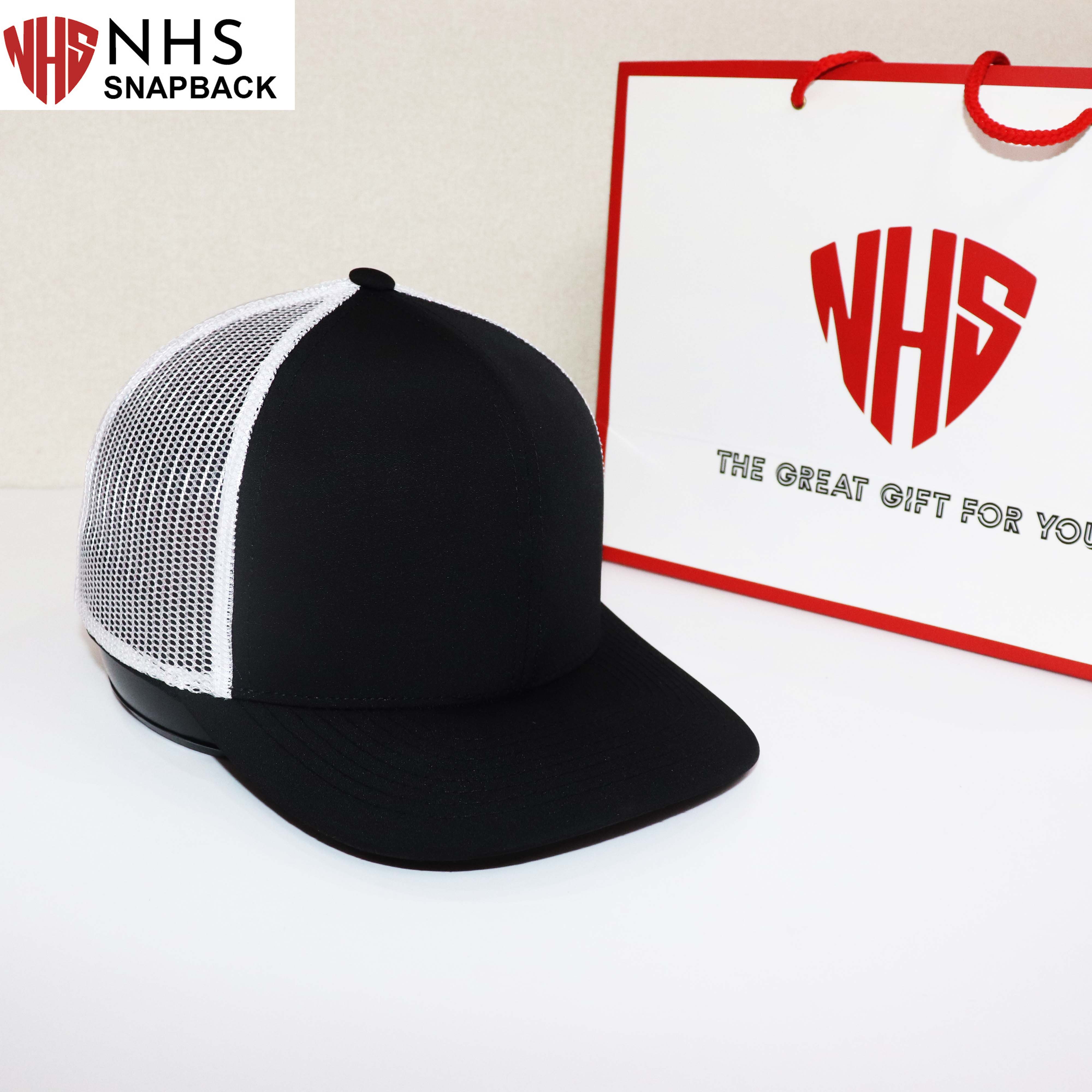 Mũ snapback nhs trơn009 đen lưới trắng.