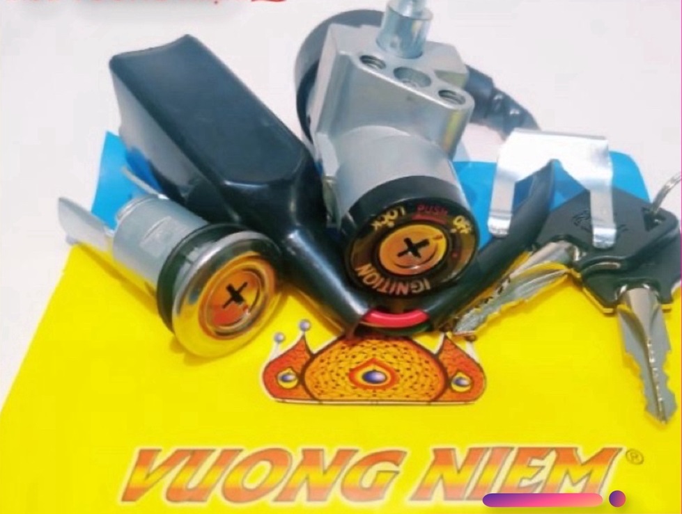 (KHOÁ CHỐNG TRỘM XE MÁY VƯƠNG NIỆM) Bộ Ổ Khoá CỔ XE VÀ YÊN XE Dream Thái Chìa KHOÁ CHỮ THẬP Cao Cấp 