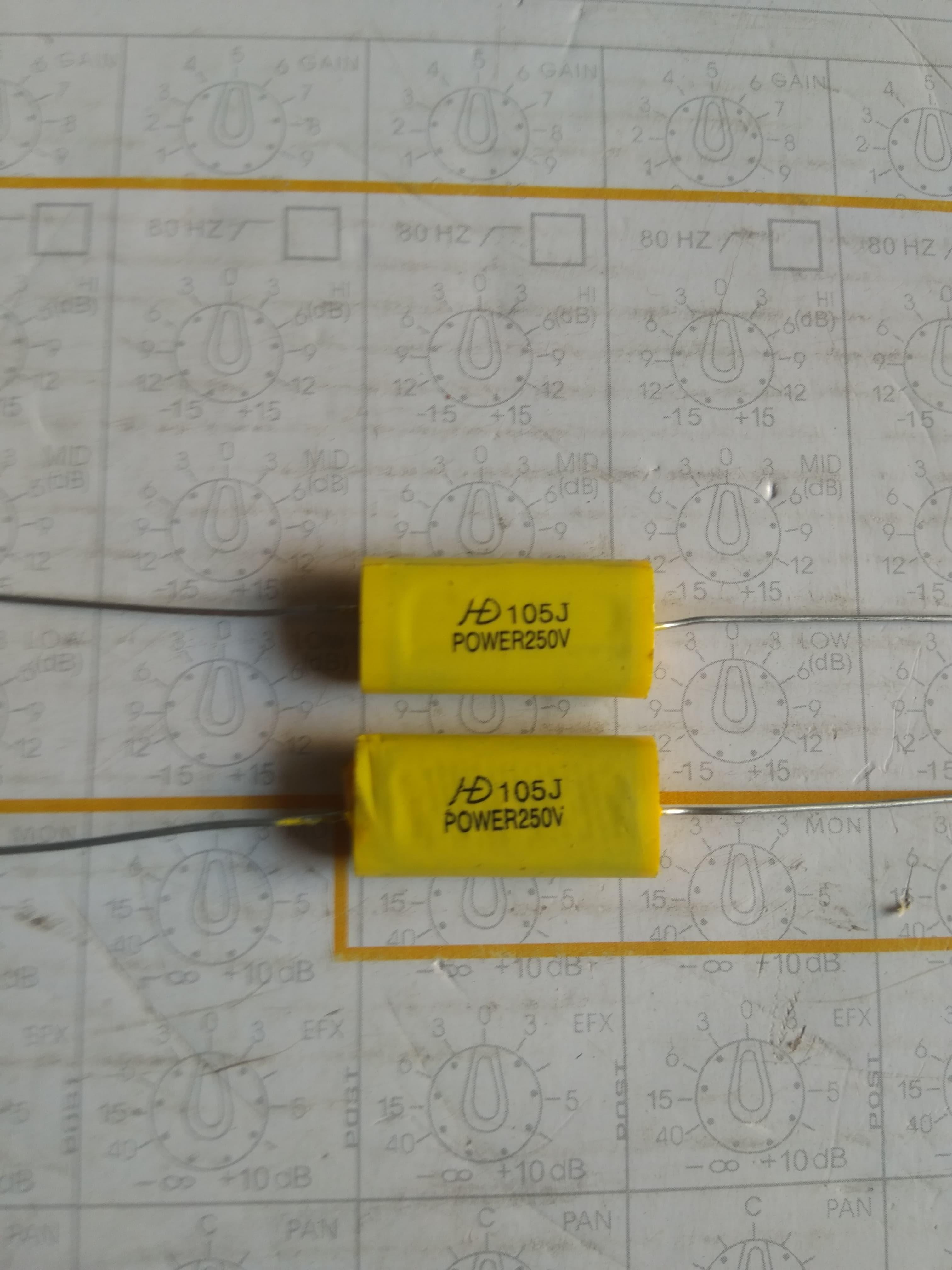 2 Tụ cản loa trép 105J-250v
