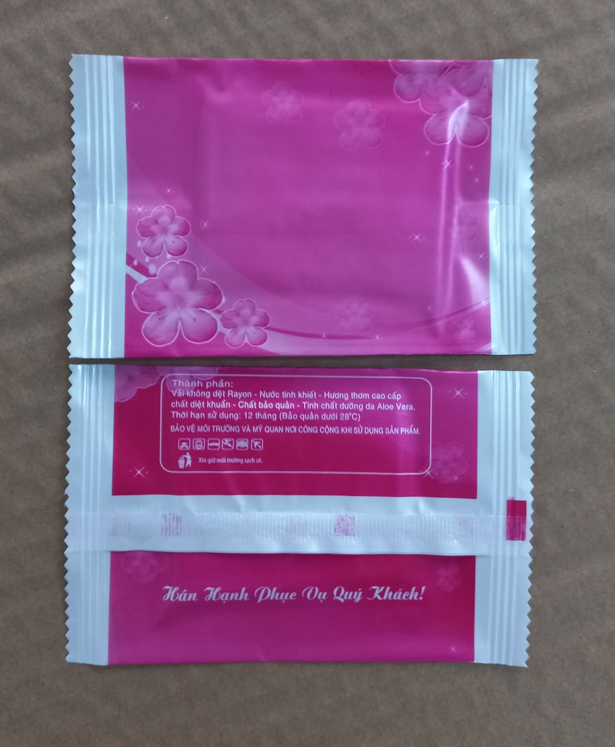 Khăn lạnh mini màu hồng