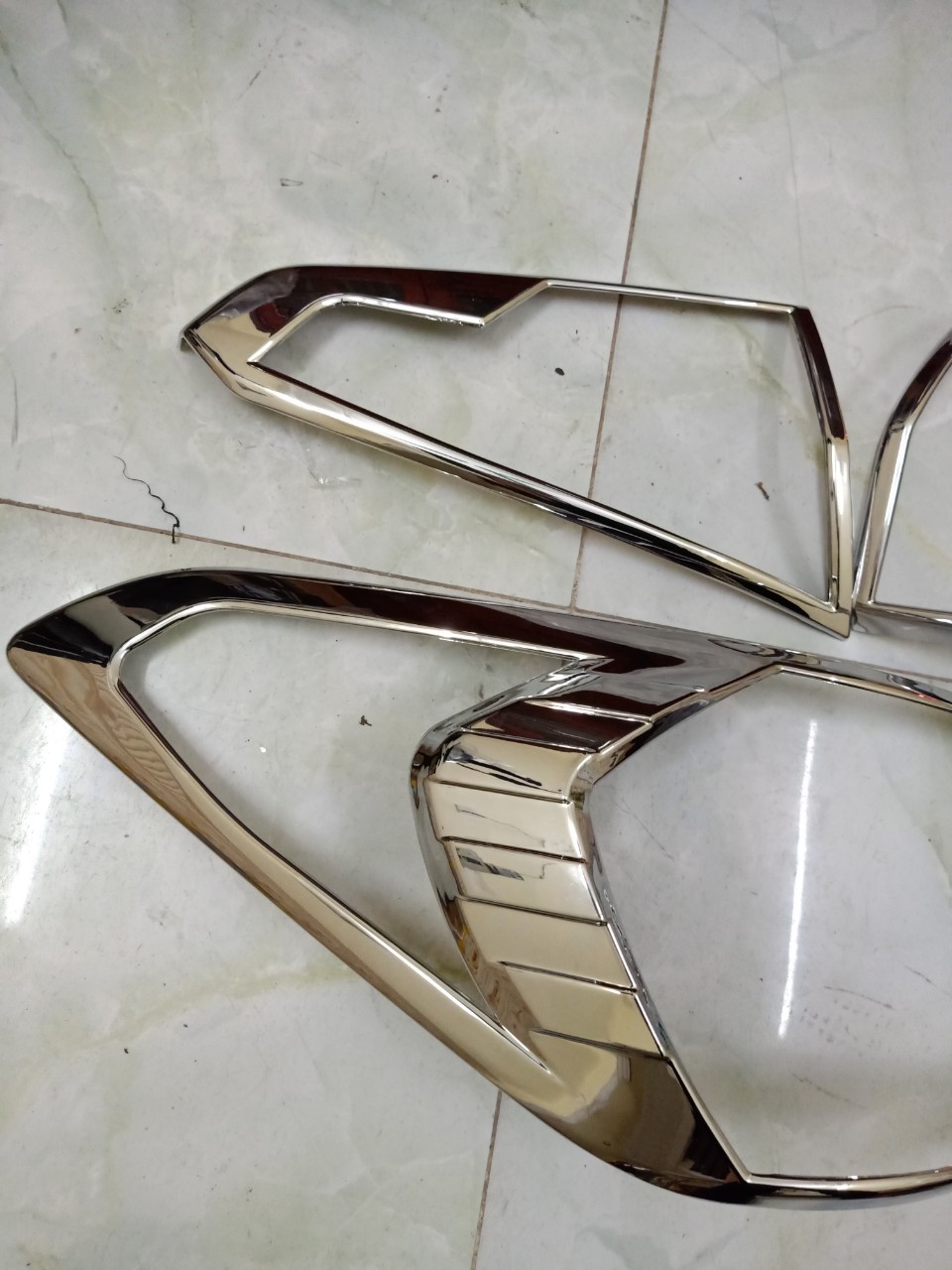 Bộ ốp viền đèn hậu xe kia k3 mạ crom 2015-2019