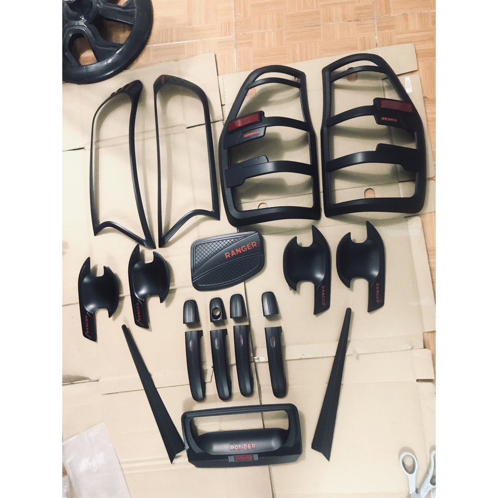 Bộ ốp đèn pha, đèn hậu, hõm,tay cửa, nắp xăng, hõm cốp đen Ford Ranger 2016-2021 - hàng cao cấp