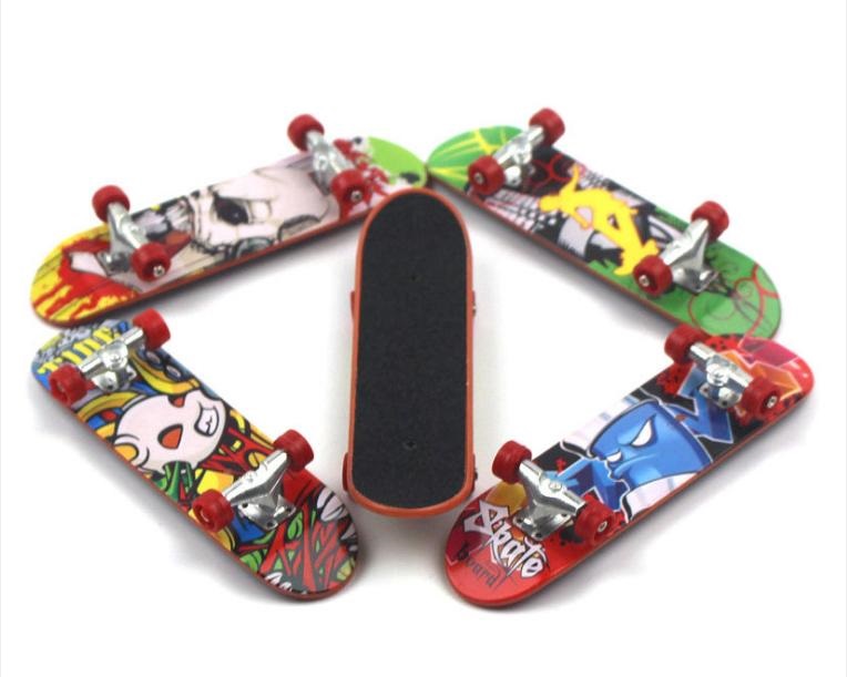 Ván trượt mini cho bé, dùng ngón tay chơi tăng khả năng khéo léo của đôi tay bé