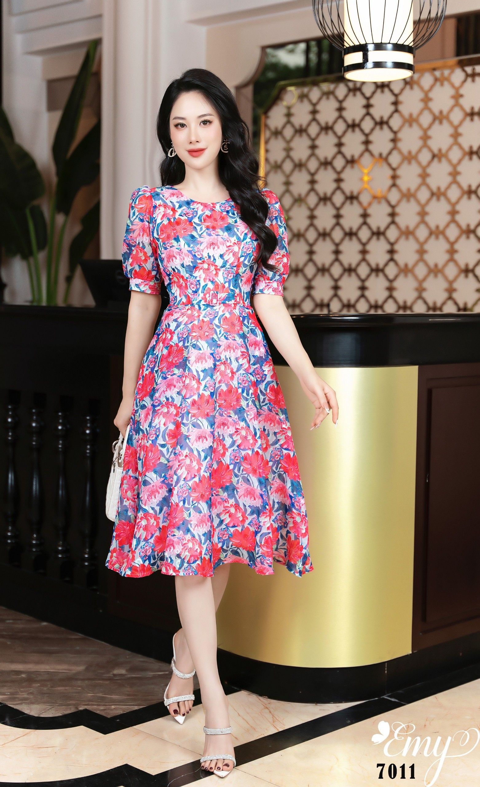 Đầm emy em7011 xoè cổ tròn tay lỡ