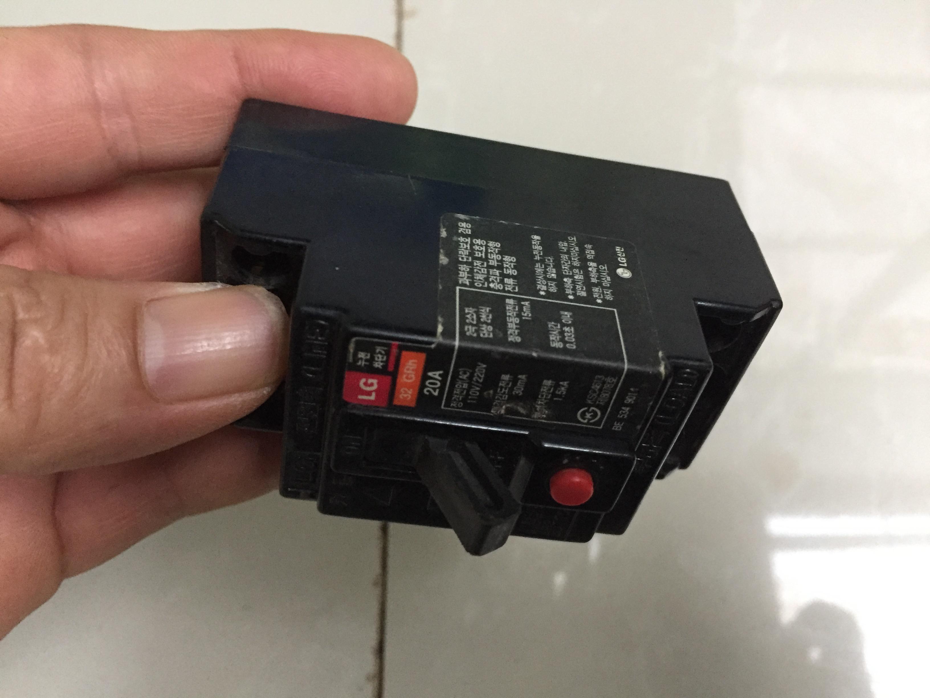 Elcb cb cầu dao chống giật hàn quốc lg 20a cốc nhỏ