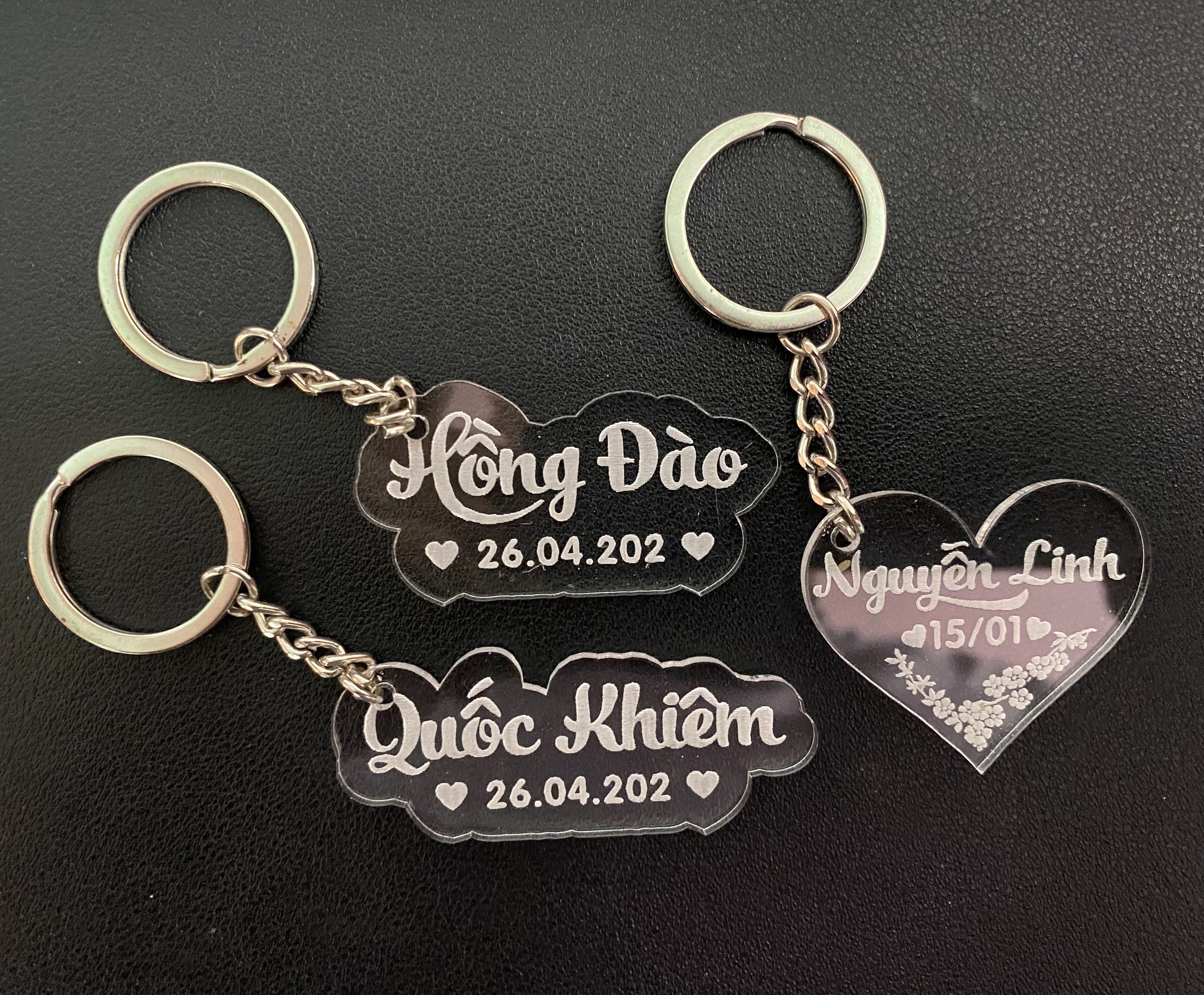 (Theo Yêu Cầu) Móc khoá khắc tên - làm theo yêu cầu - Inbox shop gửi tên là nhận đúng - chất liệu (mica) - Zalo tư vấn : 0944.221.656