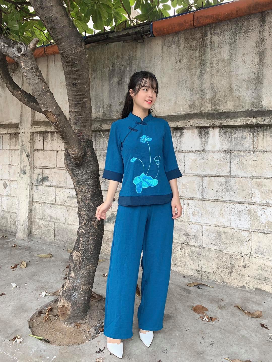 Đồ lam đi chùa - Mẫu cổ tàu viền chéo hai nút - Cao cấp