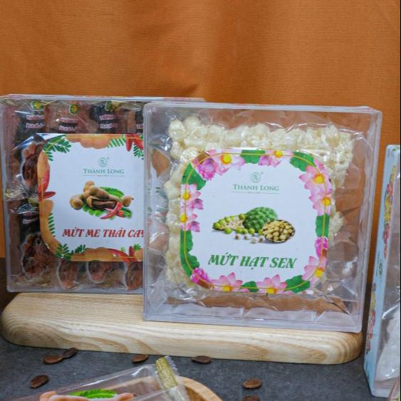 Hộp Mứt Hạt Sen Tươi Sấy Dẻo Thành Long Ngọt Thanh Chính Hãng 200G