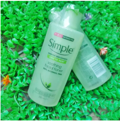 Nước Hoa Hồng Simple Kind To Skin Soothing Facial Toner 200ml
