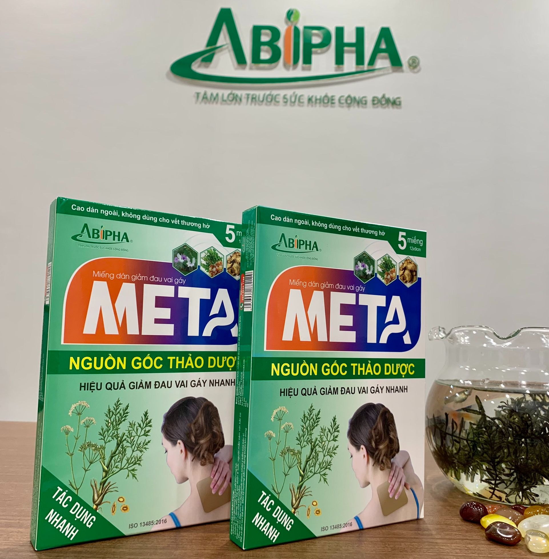 Miếng dán thảo dược META hộp 5 miếng giúp giảm đau vai gáy