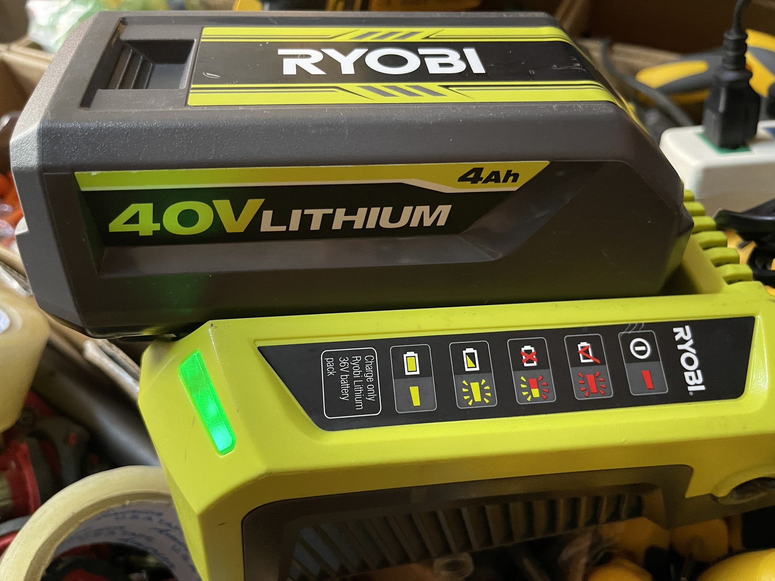 Pin và sạc ryobi 40v 4ah