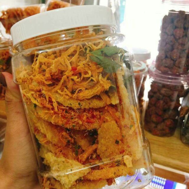 Cơm cháy khô gà hũ 500gramcơm cháy mắm hành lắc khô gà loại ngon khô gà lá chanh khô gà cơm cháy lá chanh