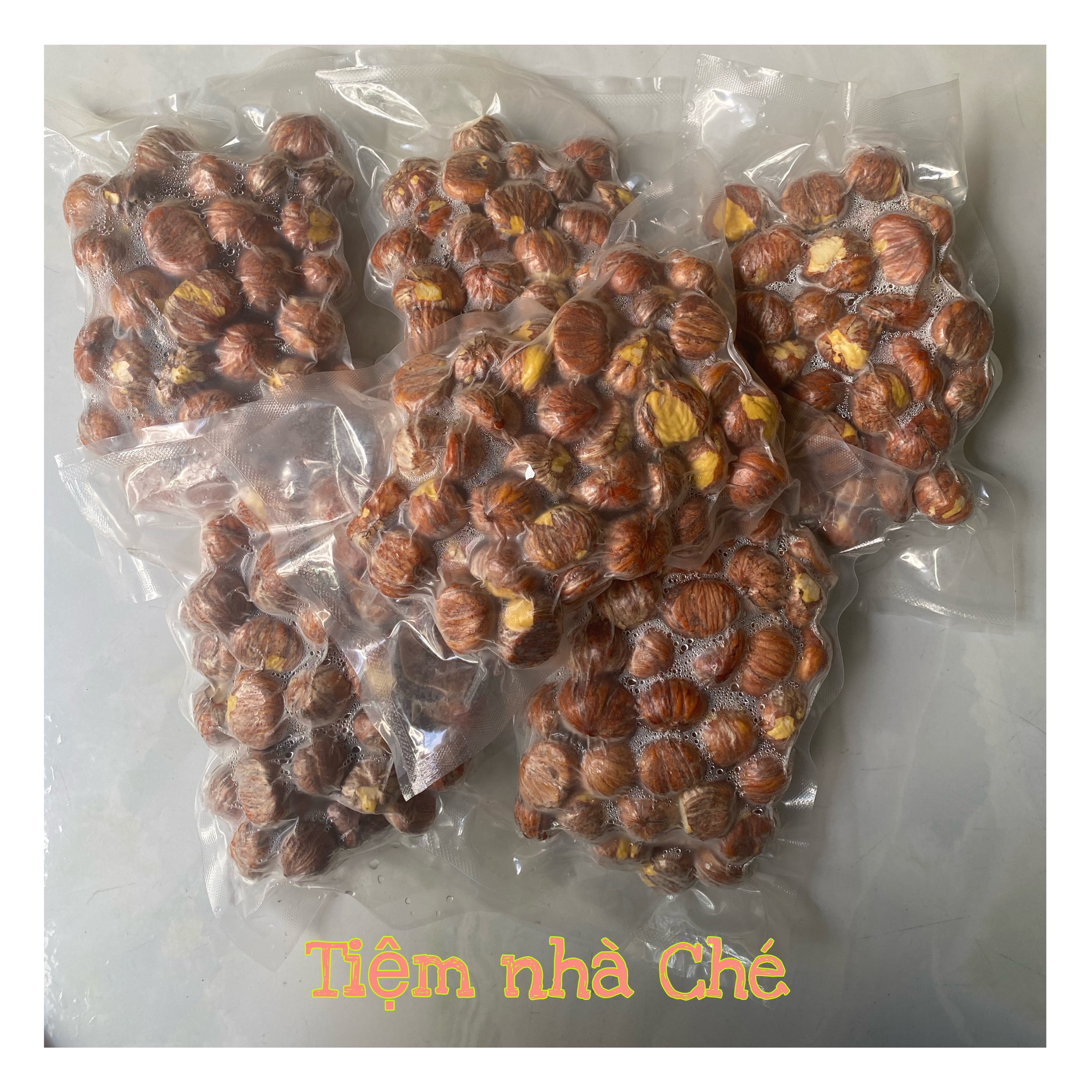 Hạt dẻ bóc vỏ còn vỏ lụa túi 500g có hút chân không