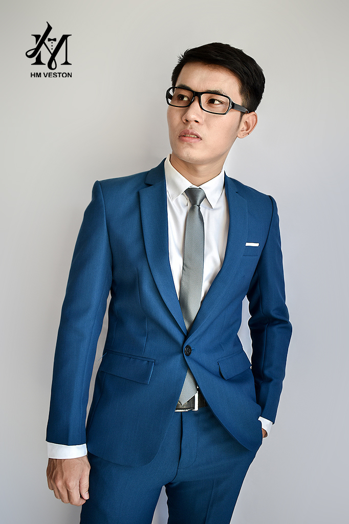 Bộ vest nam màu xanh cổ vịt tặng cà vạt nơ
