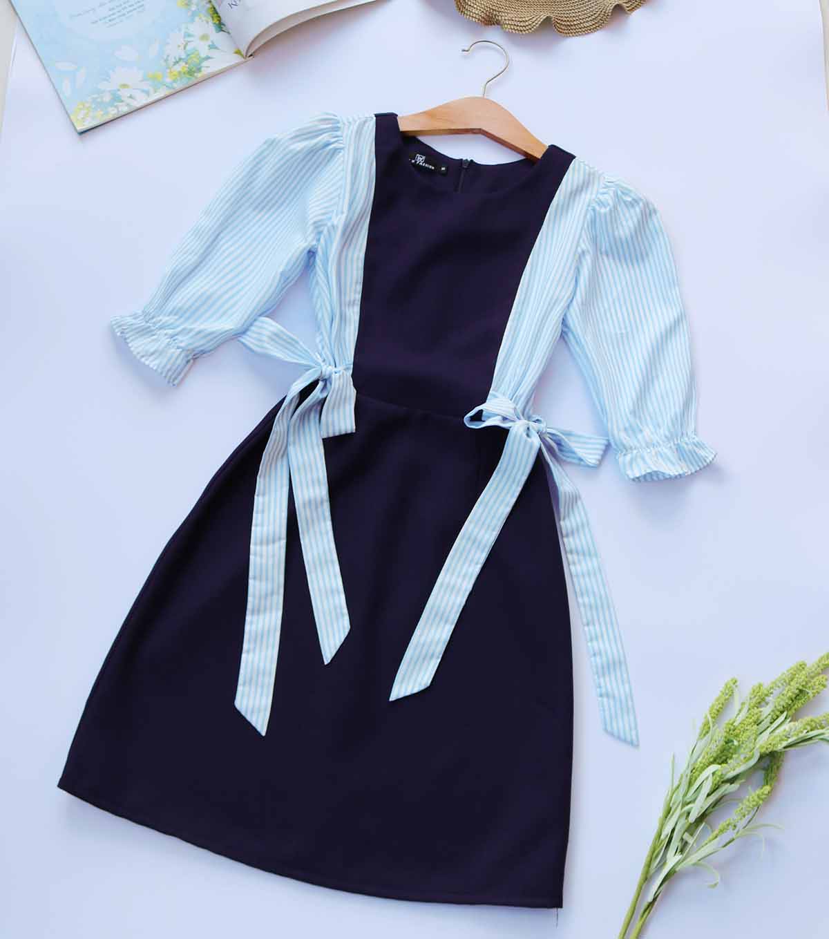 Đầm công sở thiết kế trẻ trung thanh lịch chữ a tay lỡ thời trang đi làm đi chơi xanh đen phối tay sọc - Thời trang Lux W