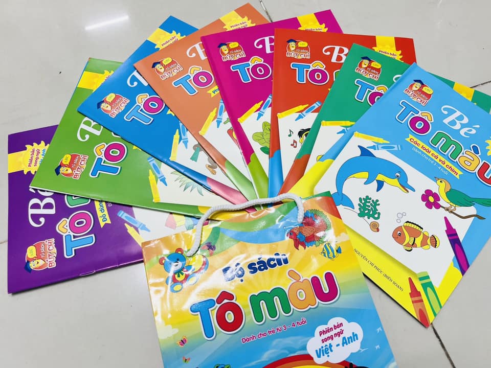 Bộ tập tô màu cho bé - tặng kèm túi