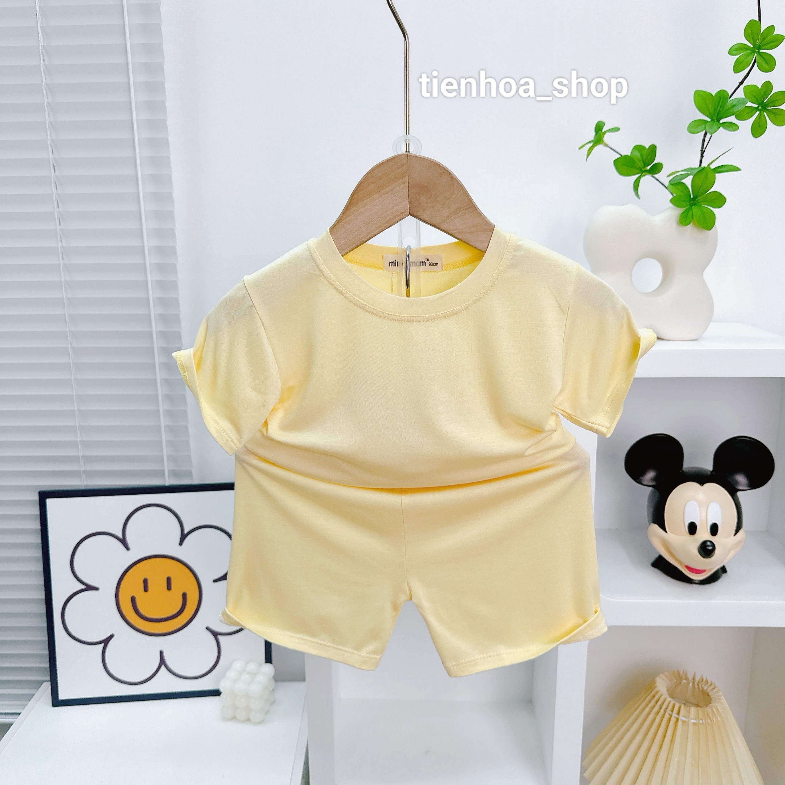 [HCM]Bộ Ngắn Tay Quần Đùi Màu Trơn Minky Mom Thun Lạnh Cho Bé Trai Bé Gái (Bé từ 9-19Kg)