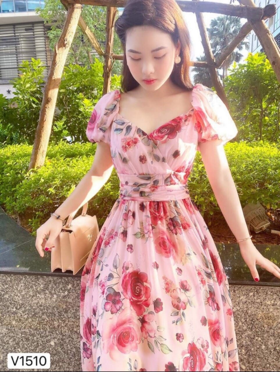 Đầm hoa hồng tay phồng xếp ly xinh xinh