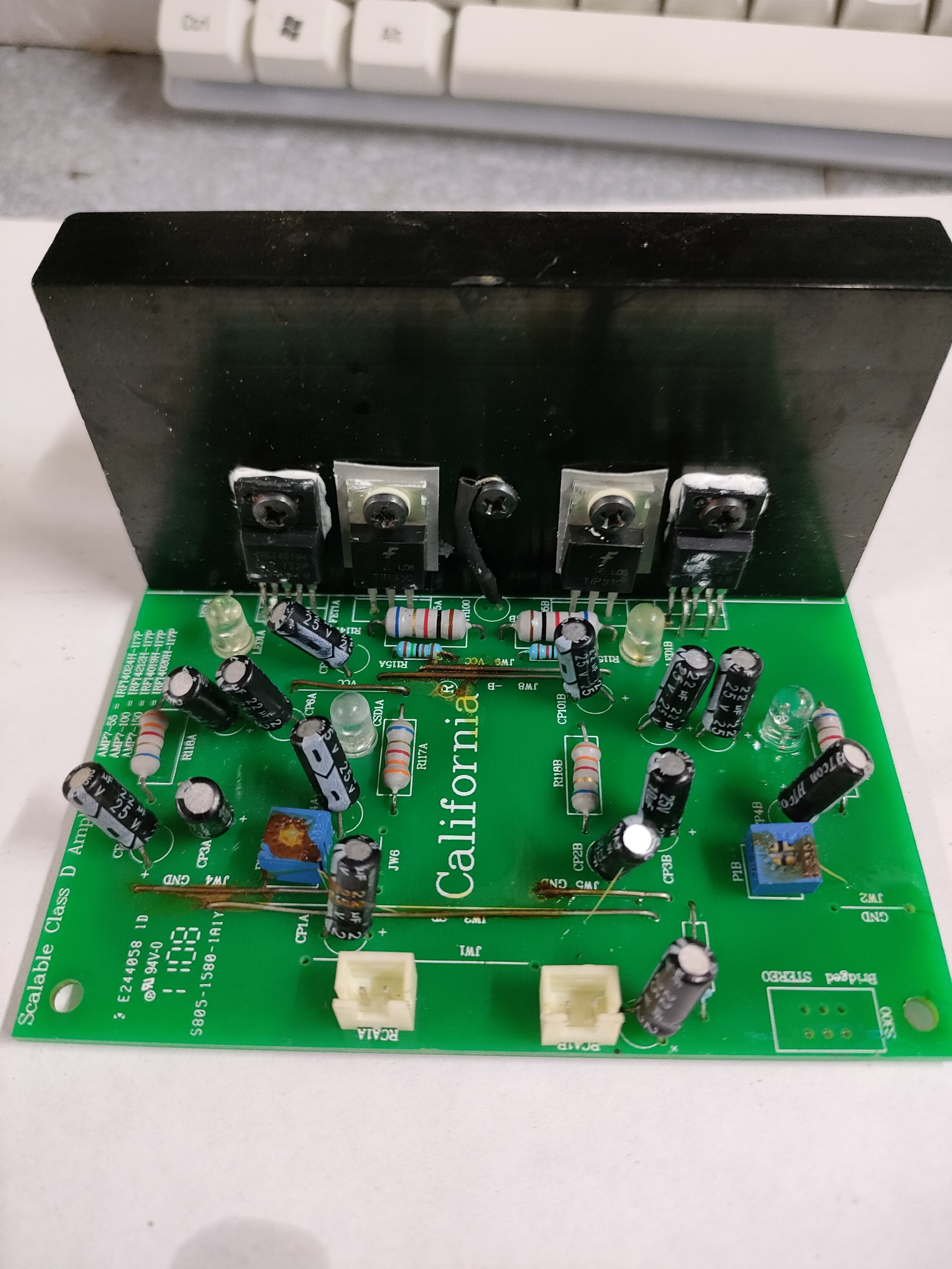 Bo classD mạch class d hàng bãi tháo máy đã test công suất 400W 2 kênh nguồn 30-55v với IC IRS2092S chỉ cần lắp IC về chạy là được