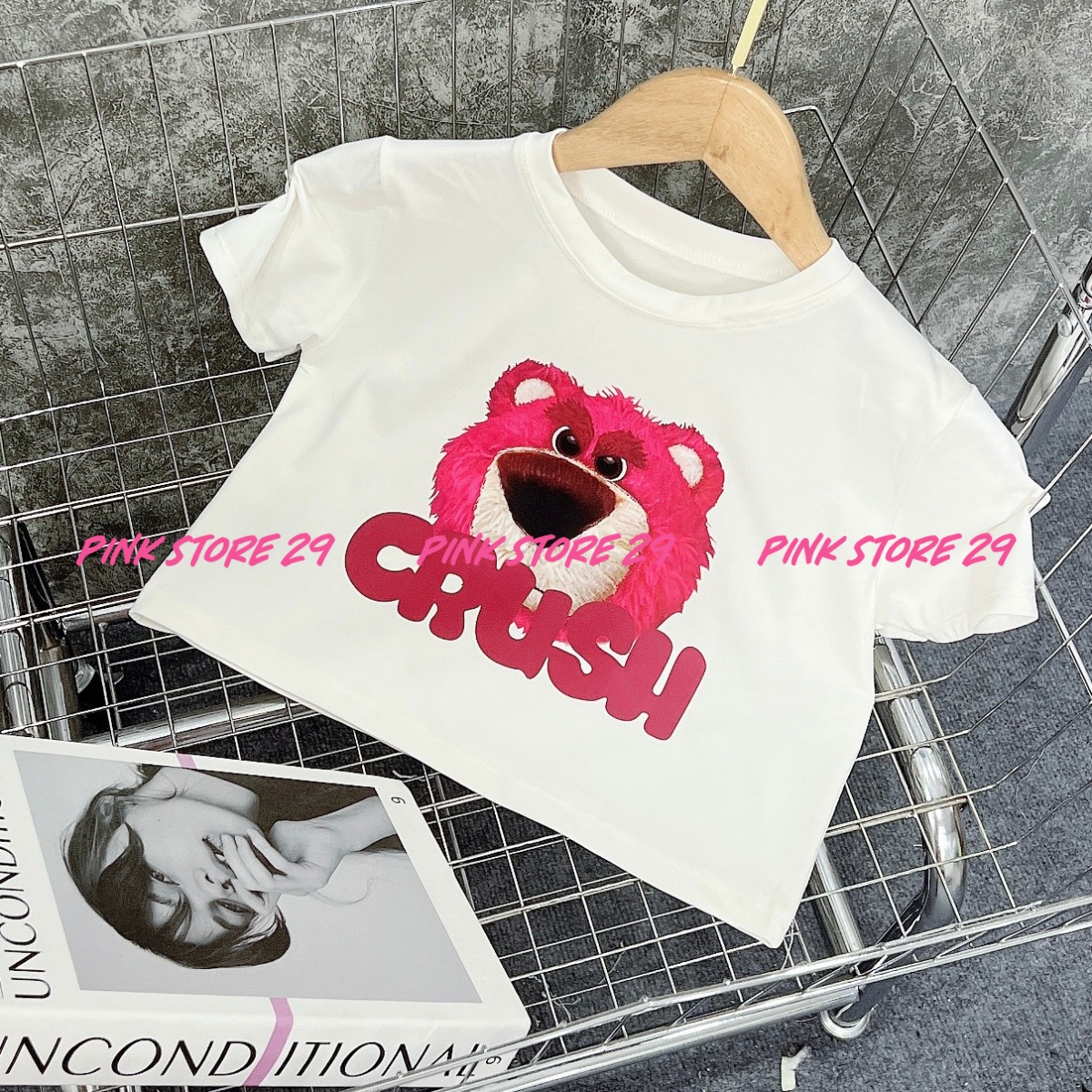 Áo croptop tay ngắn PINKSTORE29 kiểu cổ tròn in hình gấu CRUSH A5569
