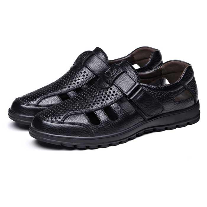 Giày sandal dành cho người trung niên
