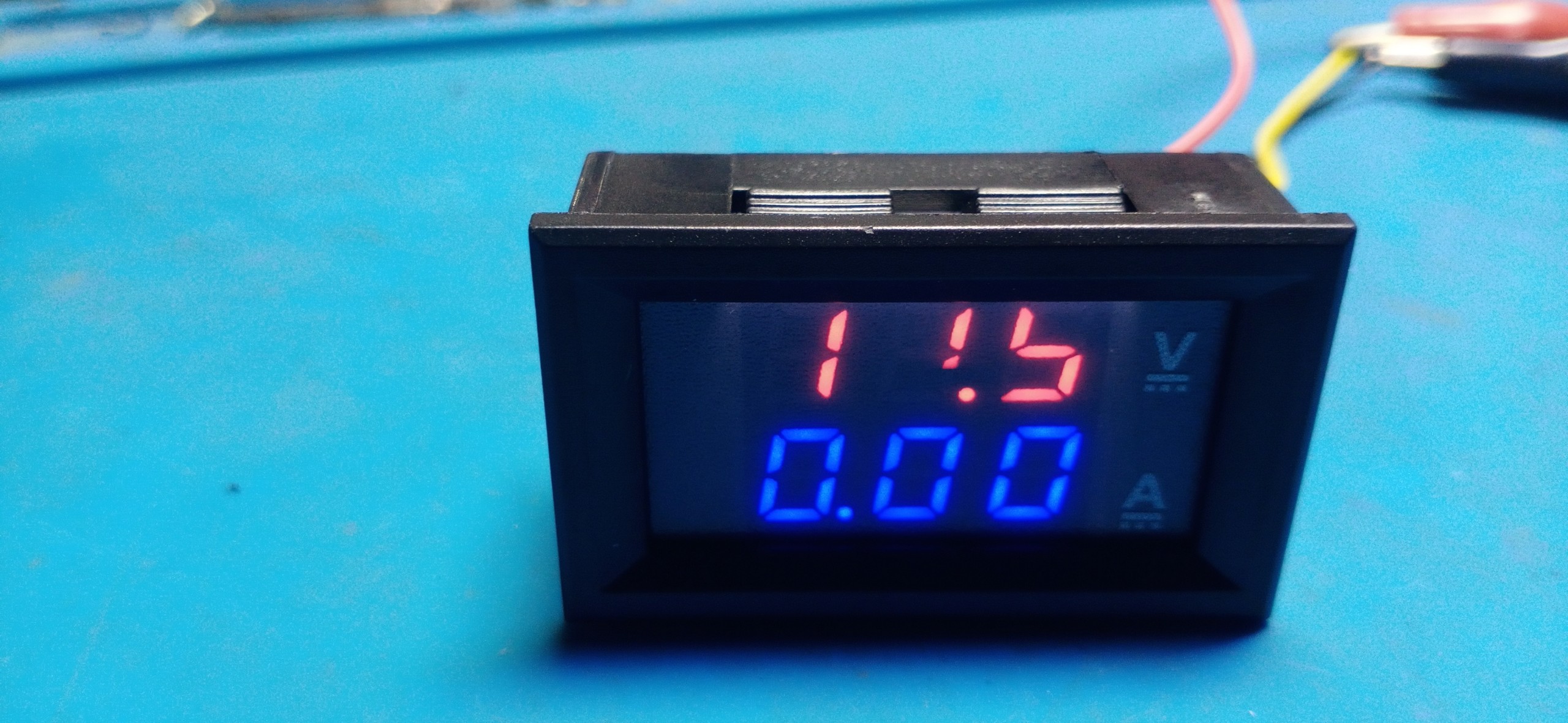 Đồng hồ đo điện áp dc