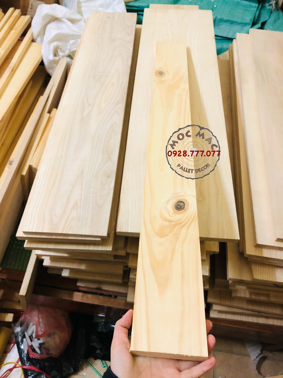 Thanh gỗ thông dài 100 x rộng 10 cm