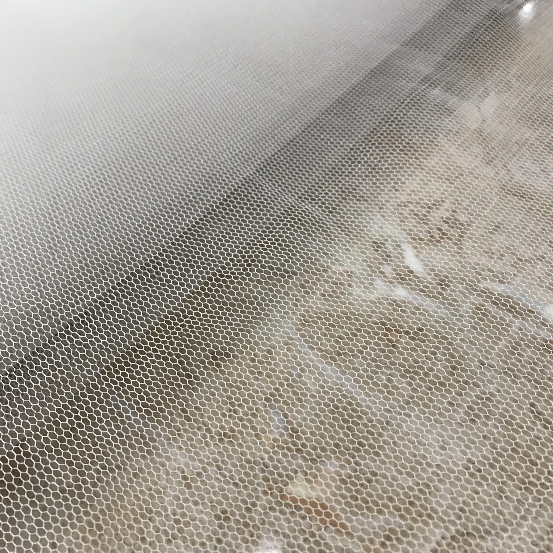 Vải lưới gồng cứng trắng làm phồng váy