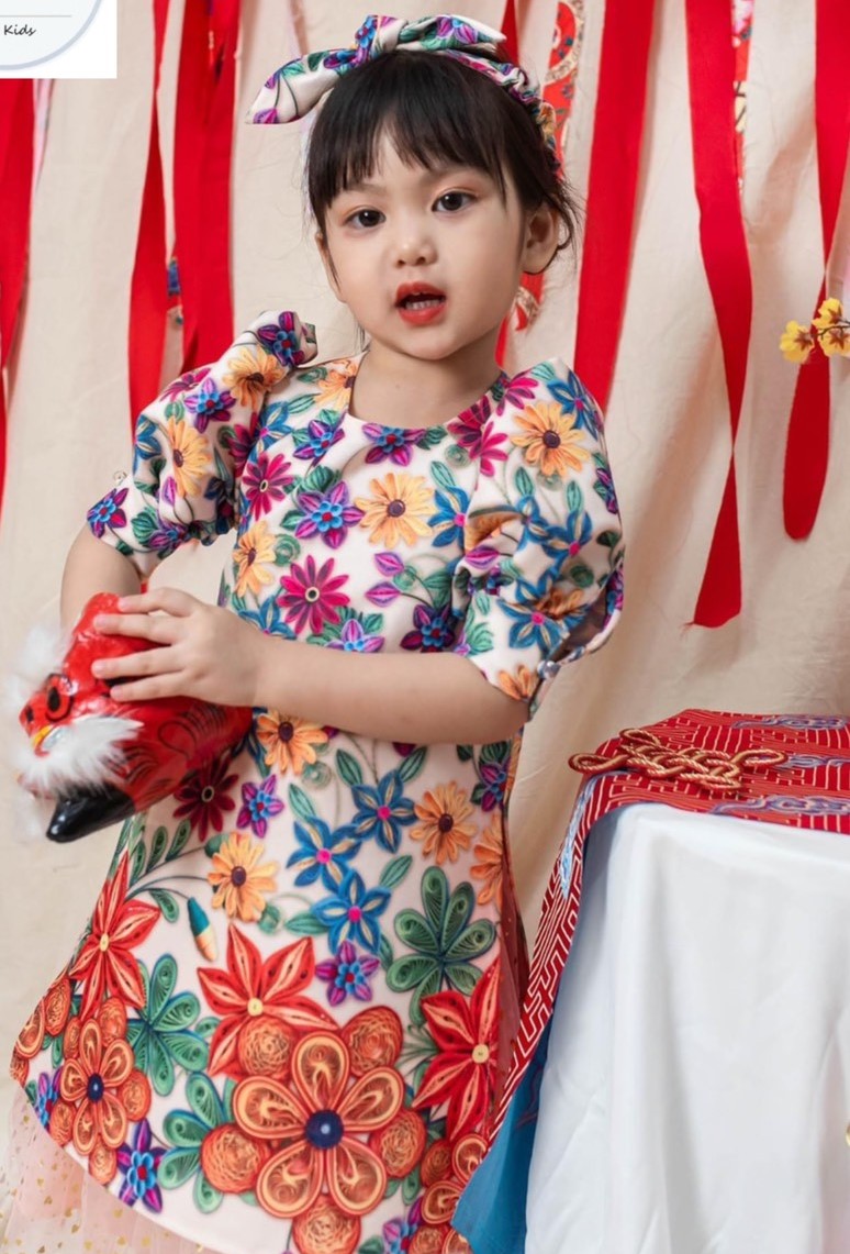 Áo dài cách tân gấm hoa cao cấp kèm vấn cho bé gái