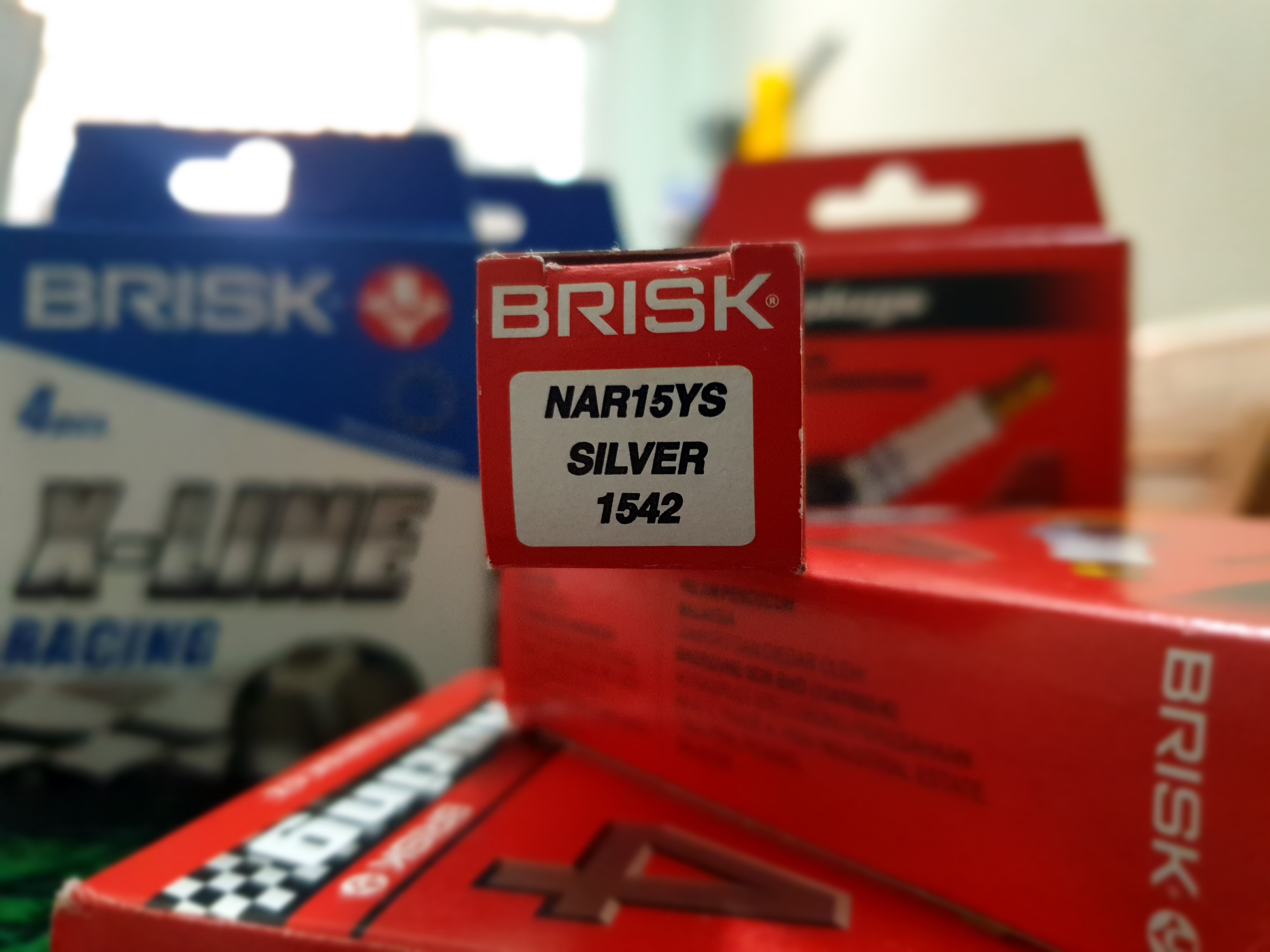 Bugi Brisk NAR15YS Silver