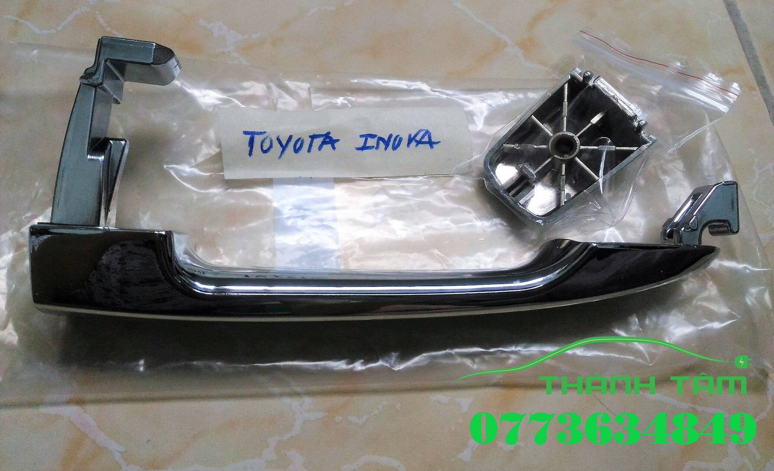 Tay mở cửa ngoài toyota innova/ tay nắm cửa ngoài toyota innova