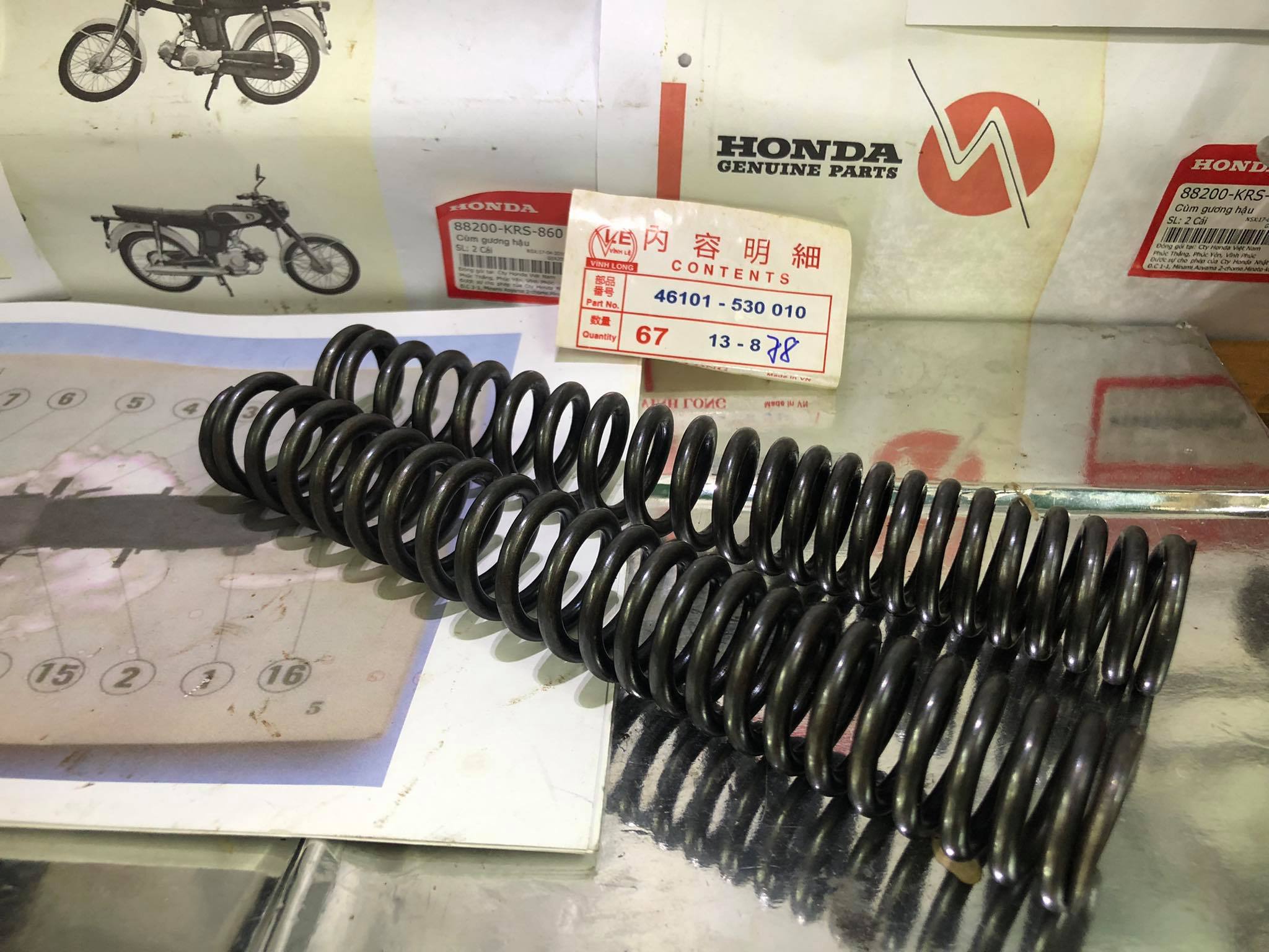 honda 67: 1 cặp lò xo phuột sau cho anh em dọn xe honda 67-68-71-72-cd-cl