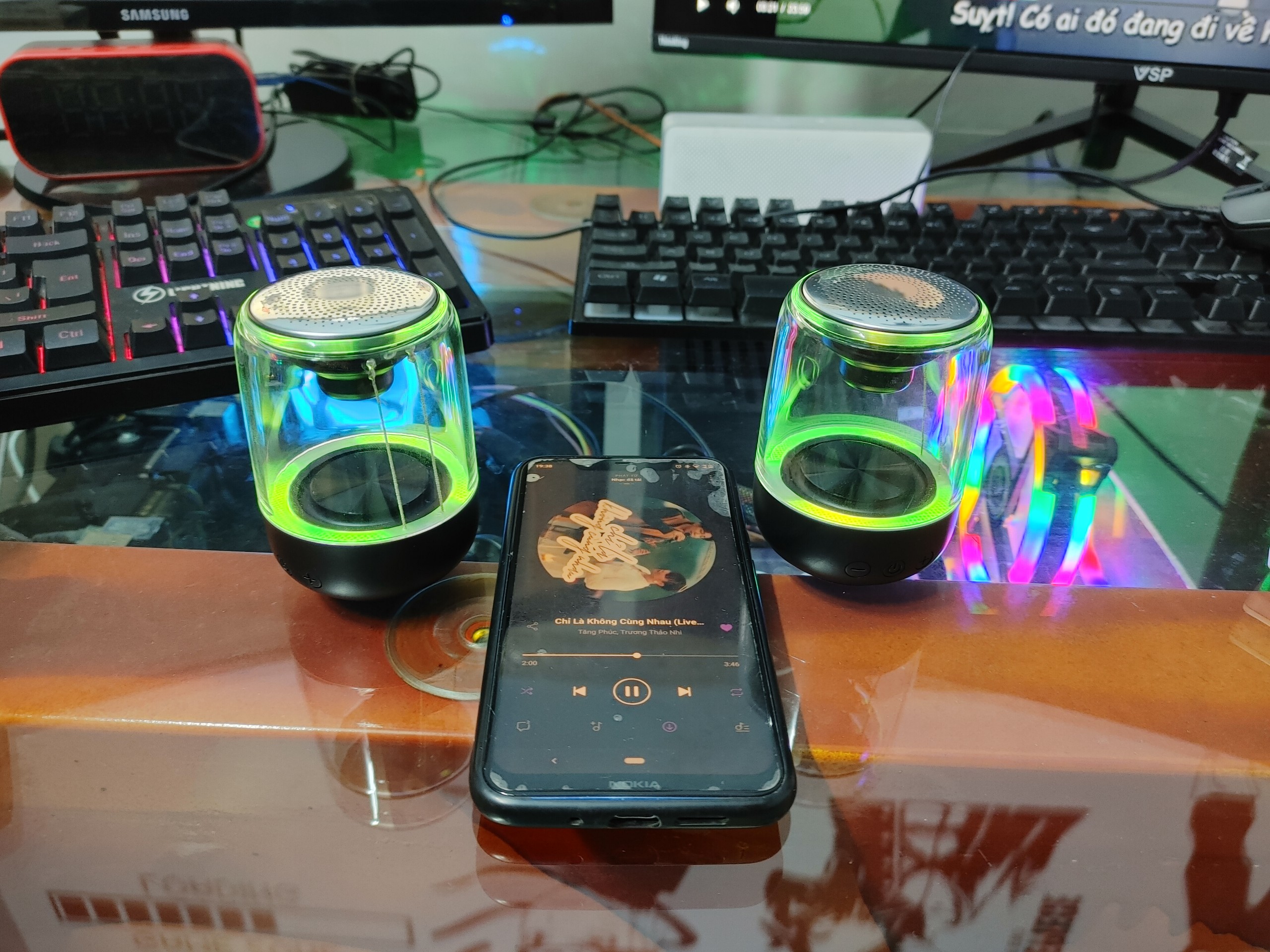 Loa bluetooth rgb mini led 7 màu trong suốt