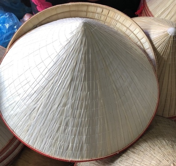 Nón lá size 40cm màu trắng nón trang trí nón múa hát tặng kèm quai nón