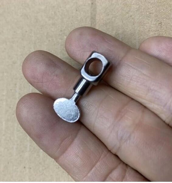 Ốc ôm kim máy may gia đình con bướm - Ốc vặn giữ kim