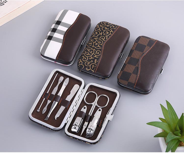 [HCM]Bộ tỉa móng tay có kìm bấm móng kìm cắt móng kéo tỉa lông mũi  nhíp cây dũa móng mini đồ nghề làm móng dụng cụ làm móng tại nhà