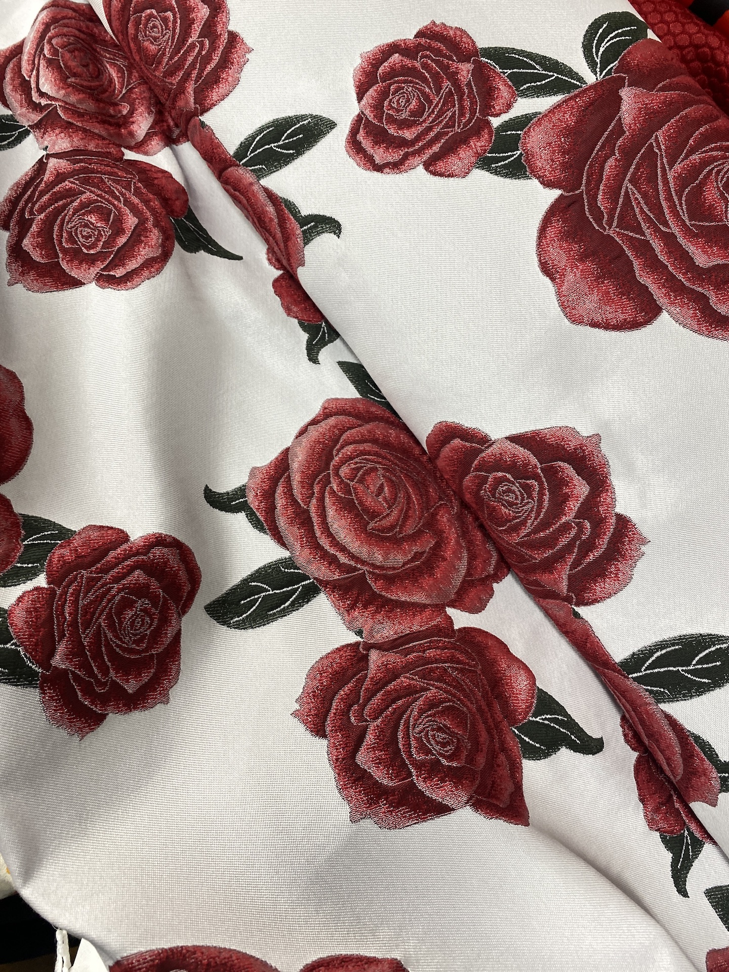 Vải tapta hoa Hồng nền trắng đứng phom may đầm phồng váy áo taffeta