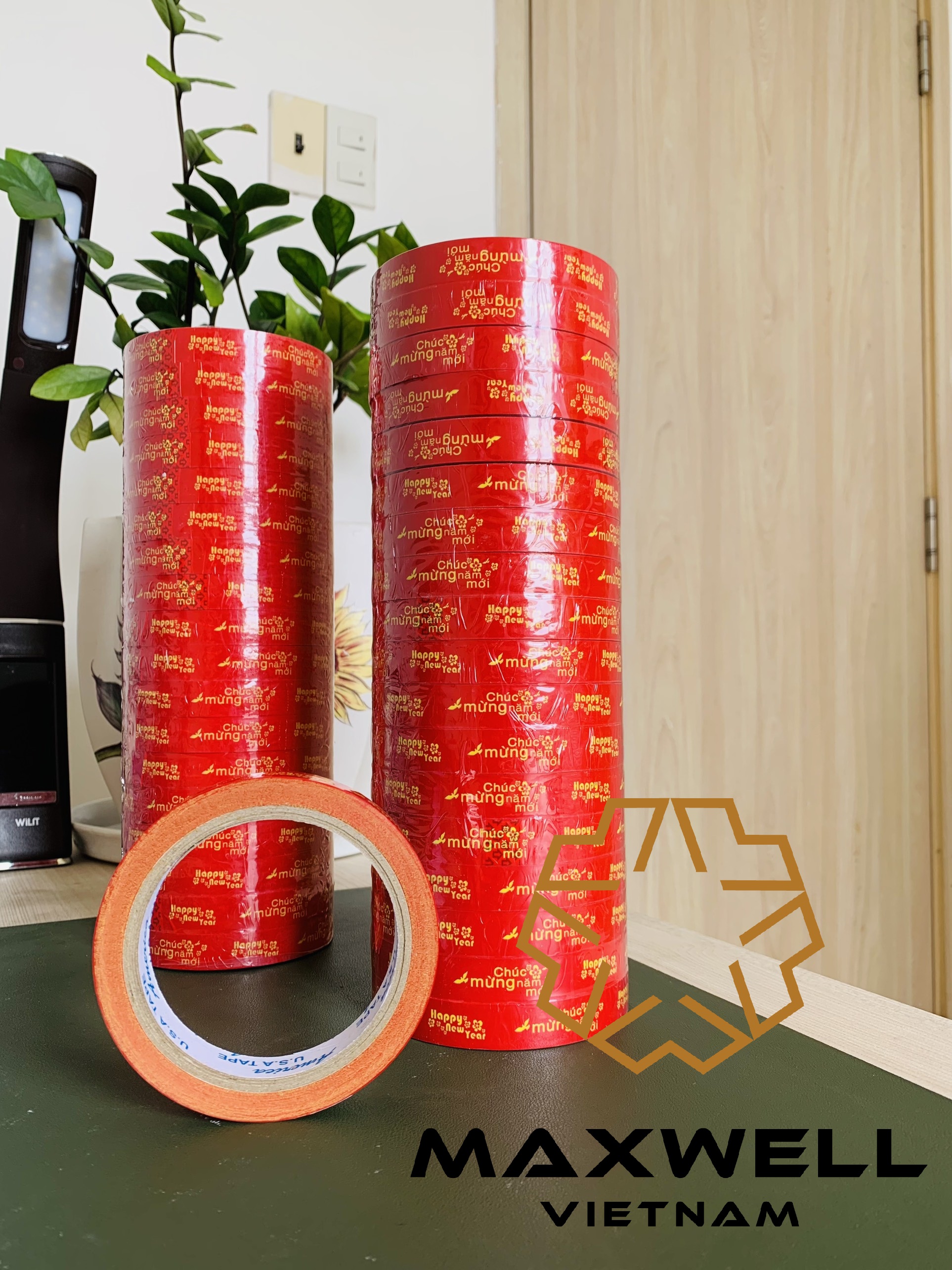 Băng keo chúc mừng năm mới 1 cây 18 cuộn