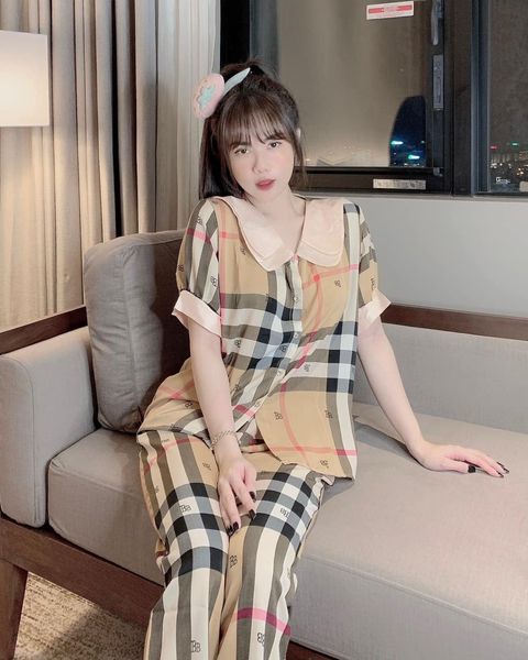 Đồ bộ pijama cổ bèo hai lá tiếu thư mác sam chất liệu lụa mango