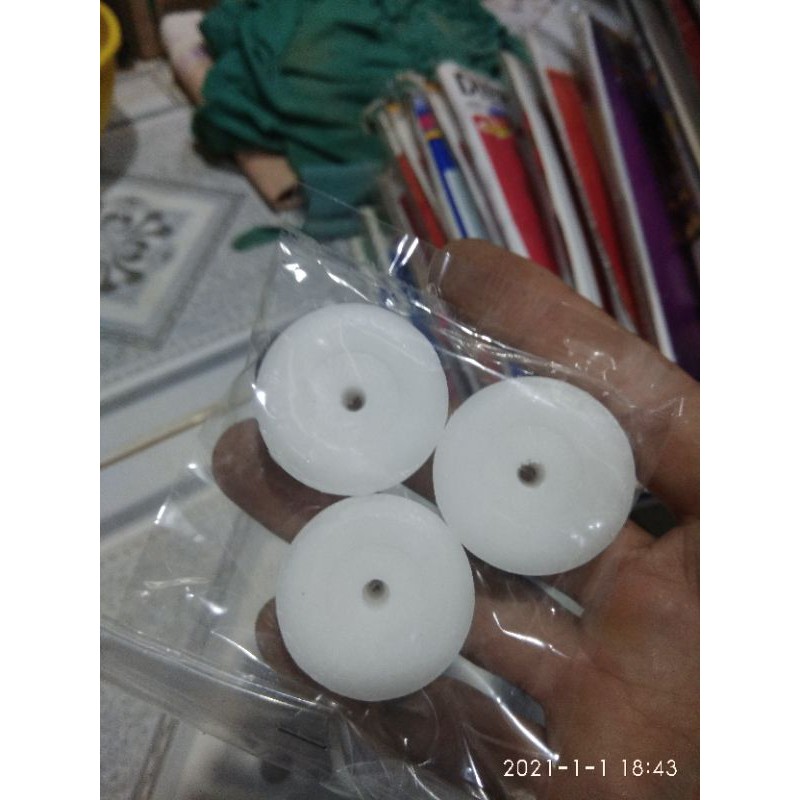 Sáp vuốt chỉ 3 viên