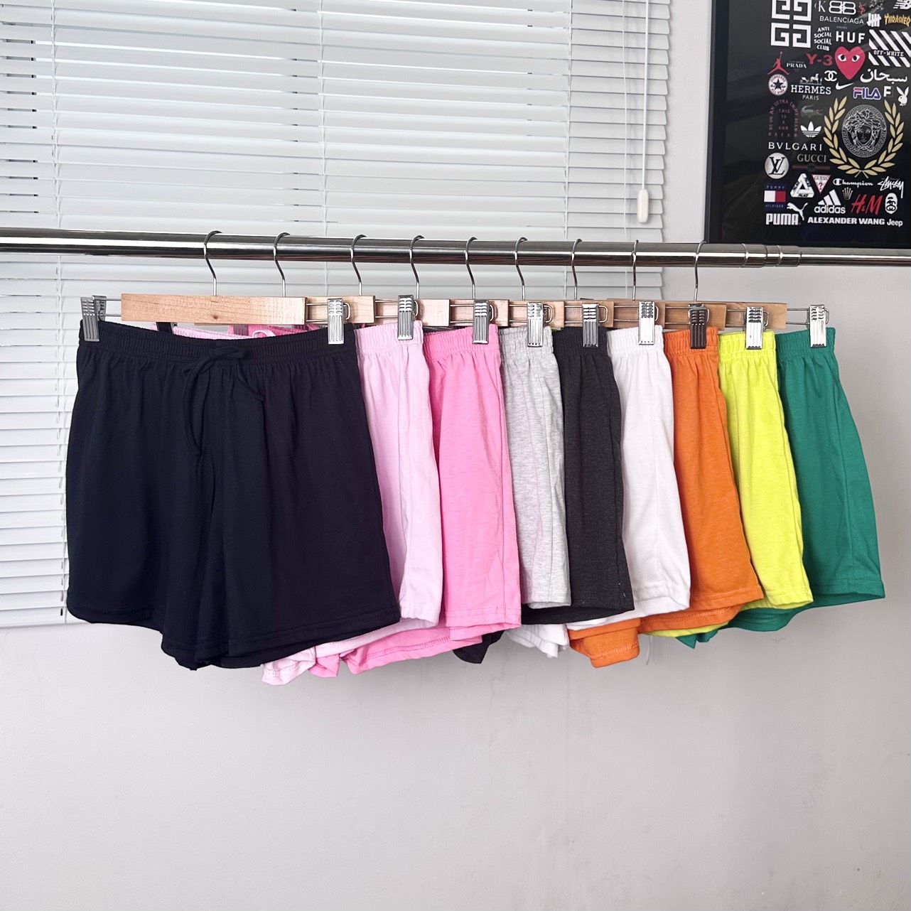 Quần đùi nữ màu trơn basic