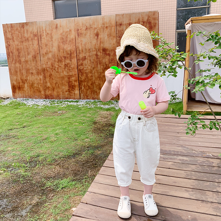 Mẫu Quần Jeans thụng dành cho cả bé trai và bé gái