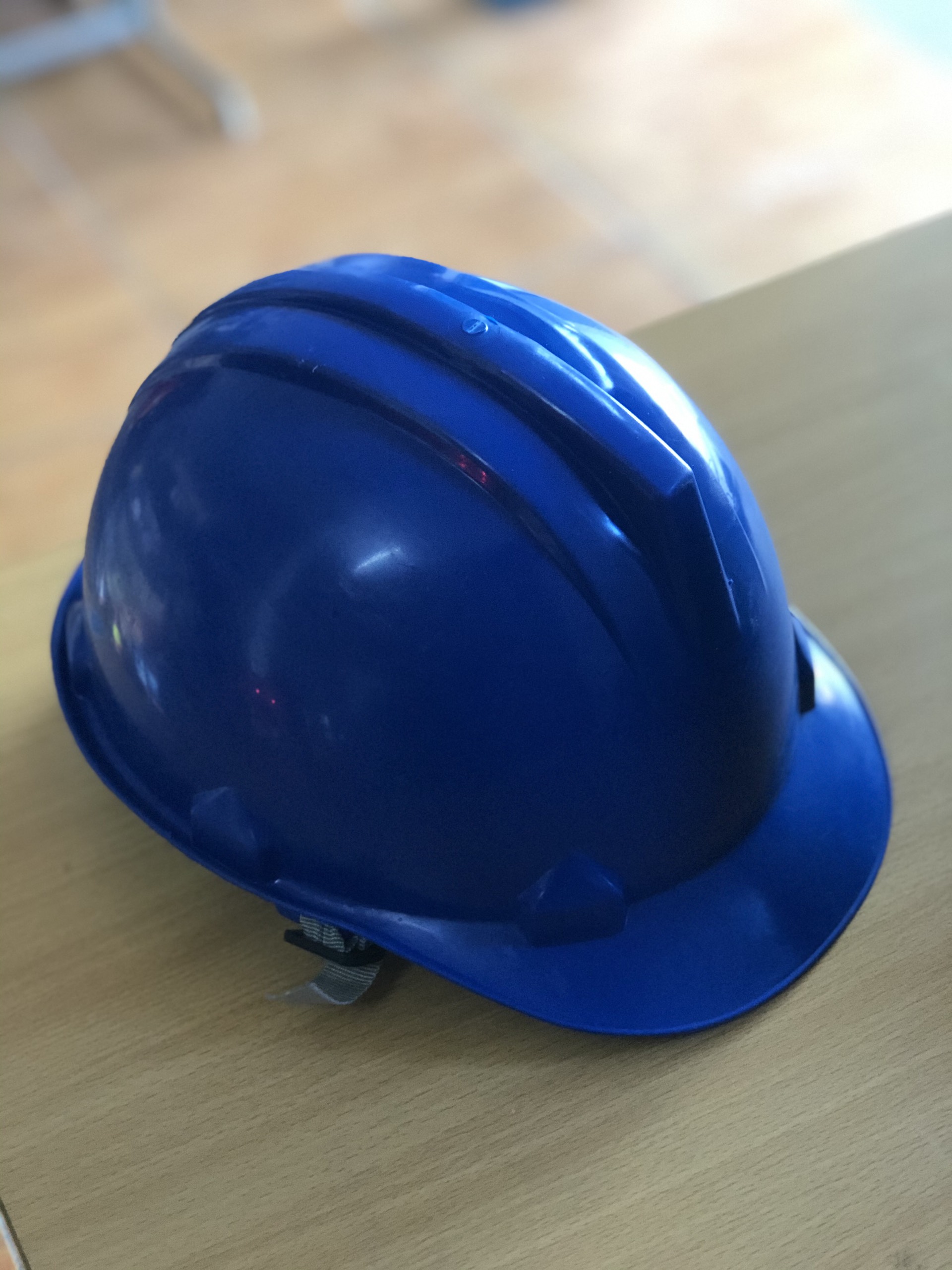 Mũ bảo hộ lao động khóa cài loại thường (màu xanh lam)