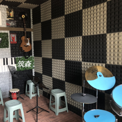 6 TẤM MÚT TIÊU ÂM CÁCH ÂM HÌNH GAI(KIM TỰ THÁP)-Kích Thước 1 tấm  50 * 50CM DÀY 5CM