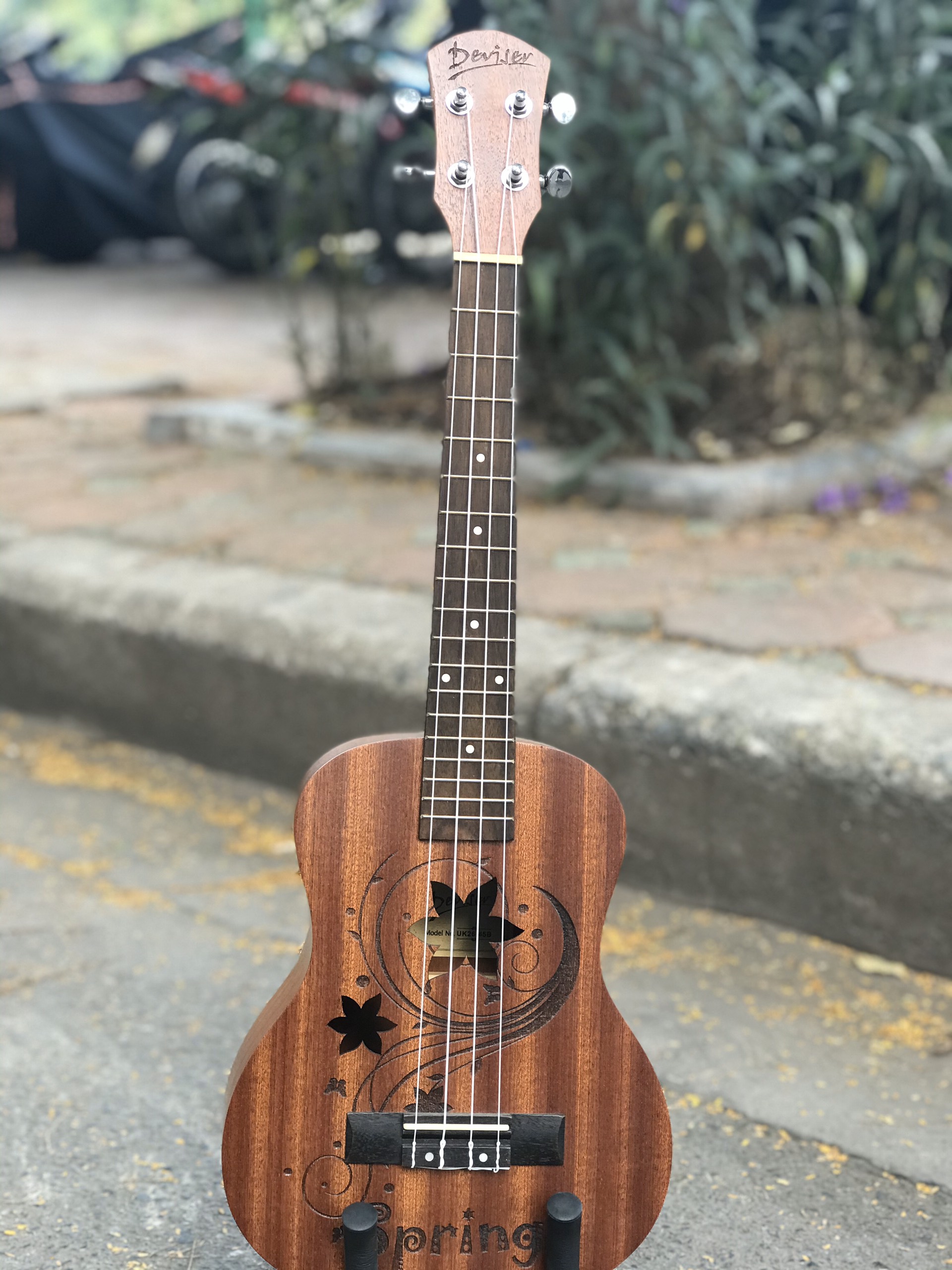 Đàn Ukulele Tenor Deviser UK26-45 chính hãng Gỗ tốt, âm thanh vui nhộn