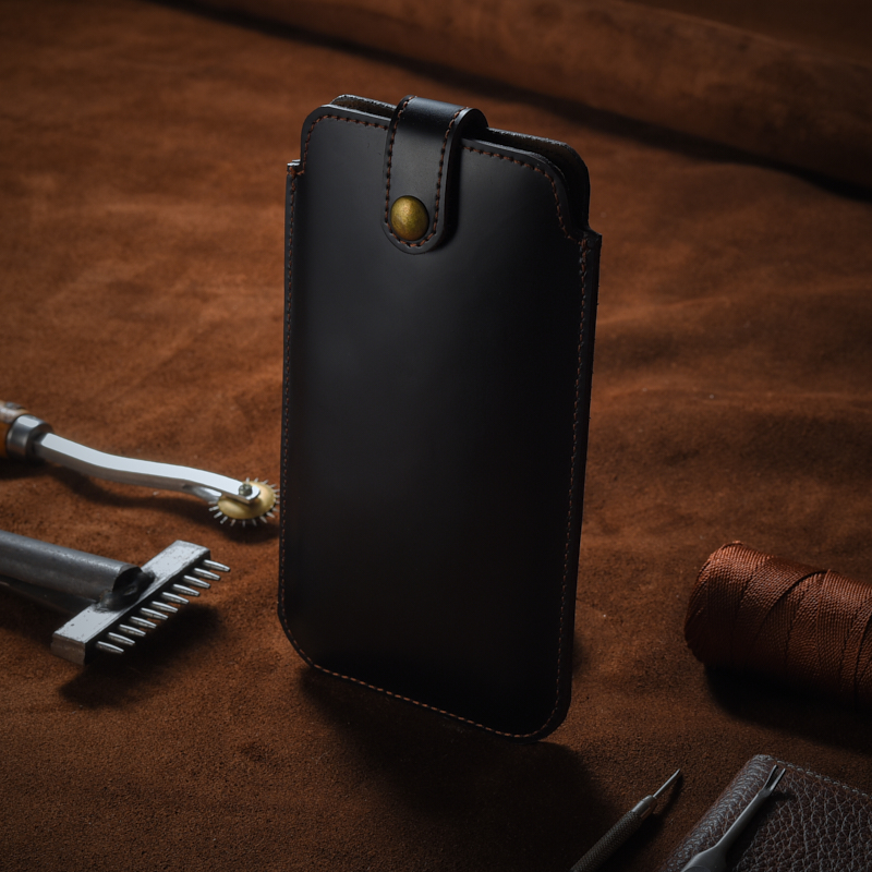 Bao da rút iphone 11 nút cài da bò thật