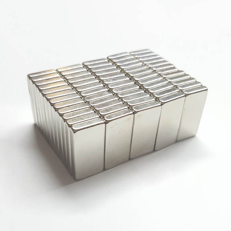 Nam châm đất hiếm 20x10x2mm
