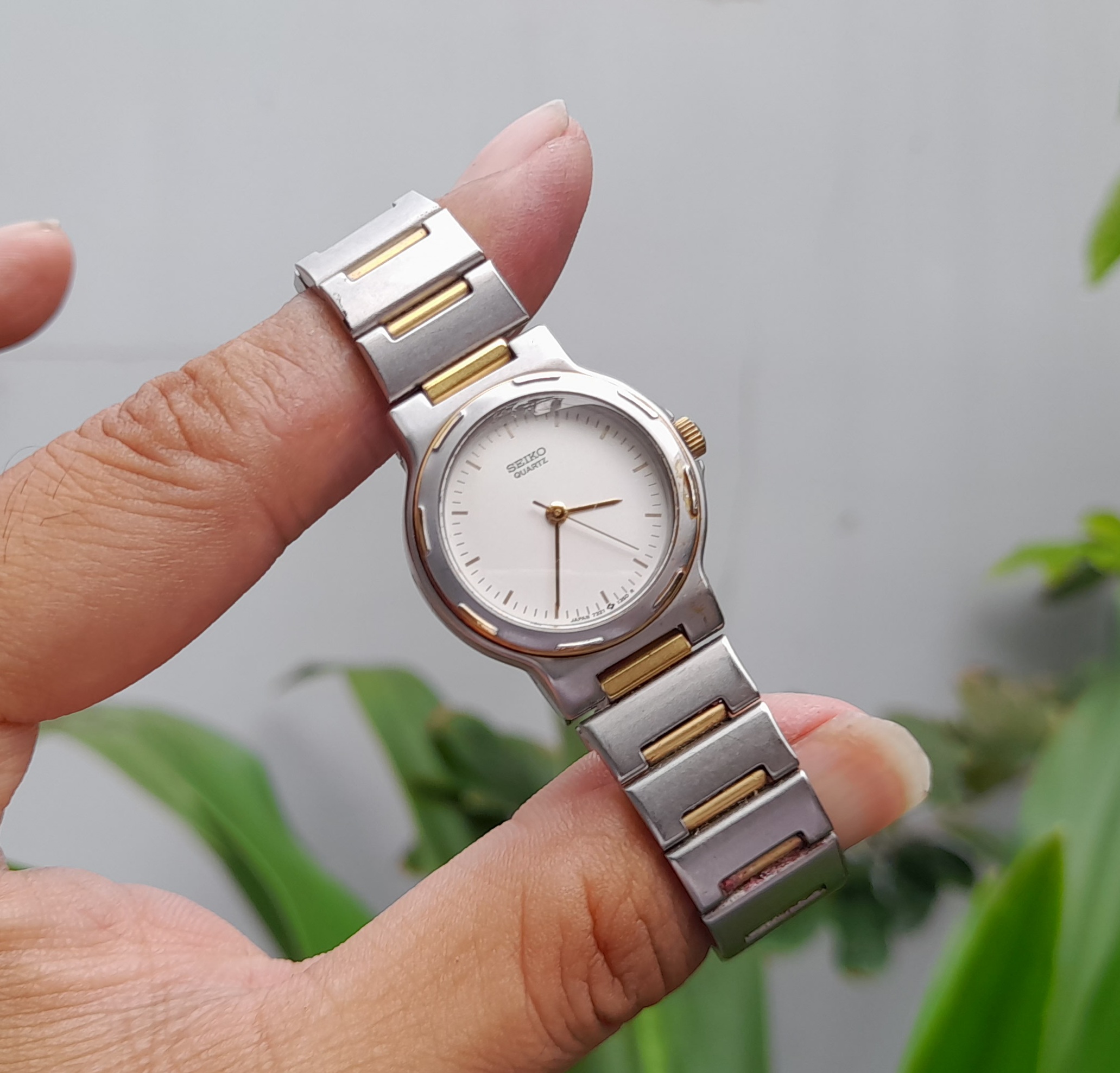 Đồng hồ Nữ SEIKO chuẩn hãng Japan, phối thép và vàng sang trọng
