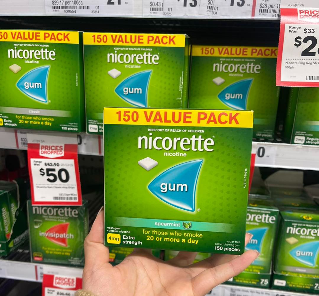 Kẹo cai thuố lá Nicorette 4mg - Hộp 150 viên