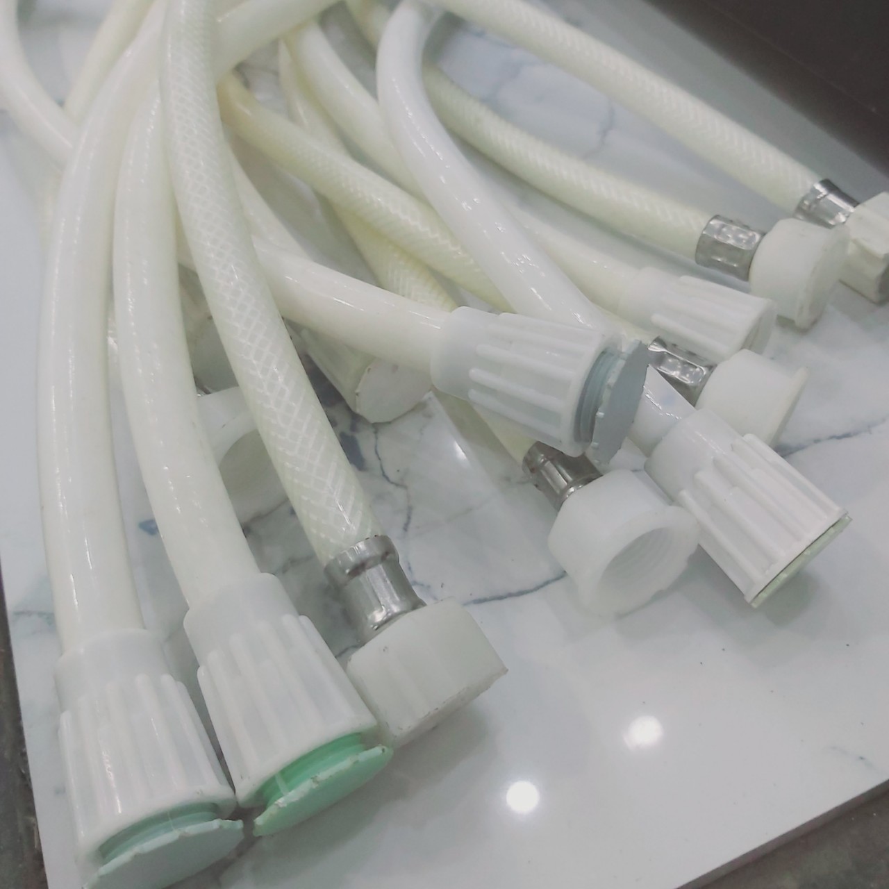 Dây cấp nước nóng lạnh, dây cấp nước bồn cầu,dây cấp nước vòi lavabo